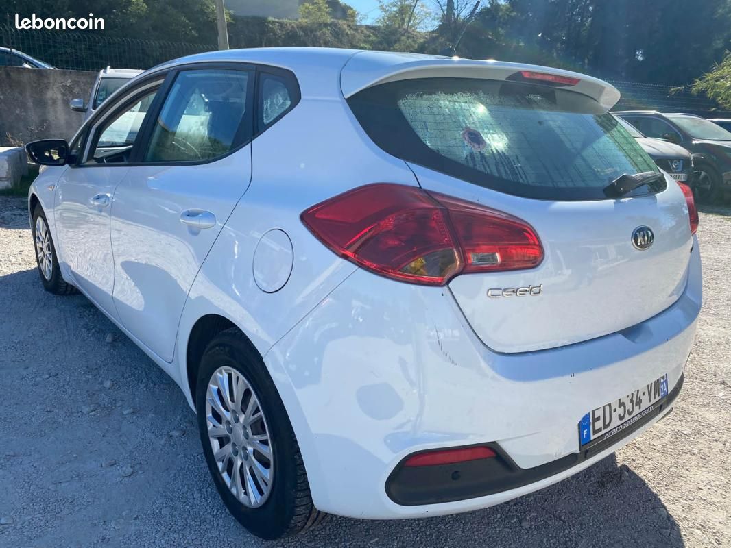 Kia Cee'd CEE-D 2 1.4 CRDI - 16V TURBO (image 19)