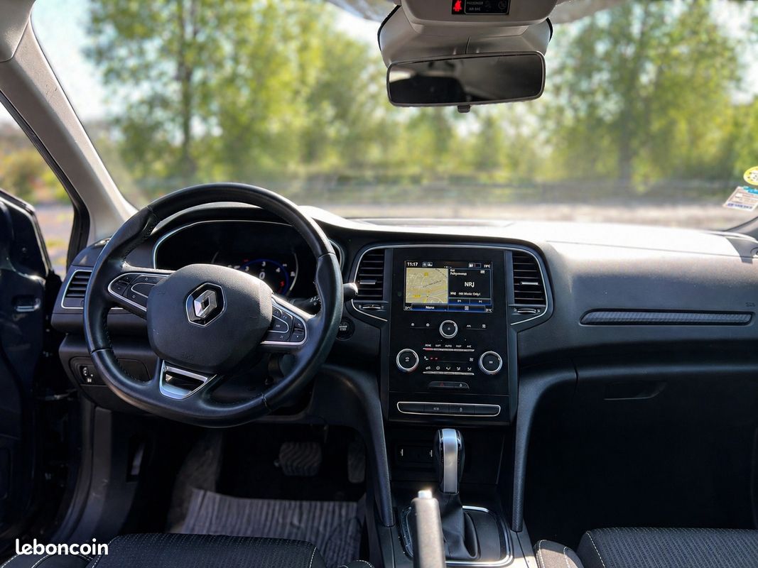 Renault MEGANE IV ESTATE Business Blue dCi 115 EDC 5 portes (image 3)