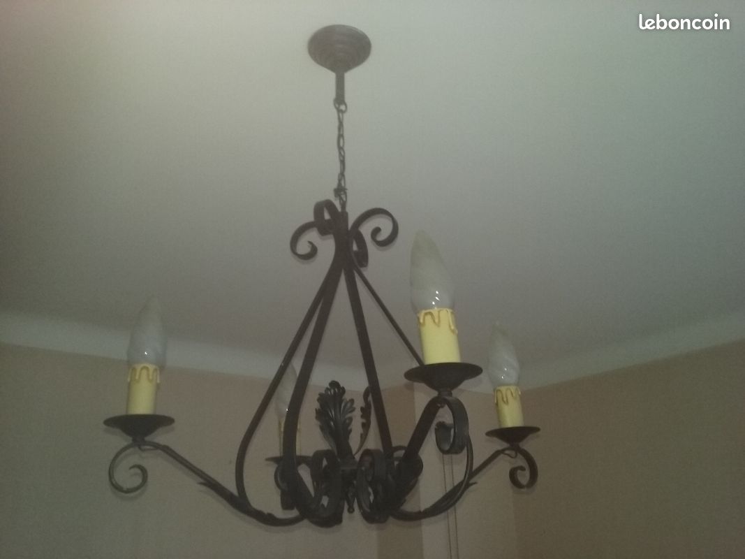 Lustre en fer forgé (image 1)