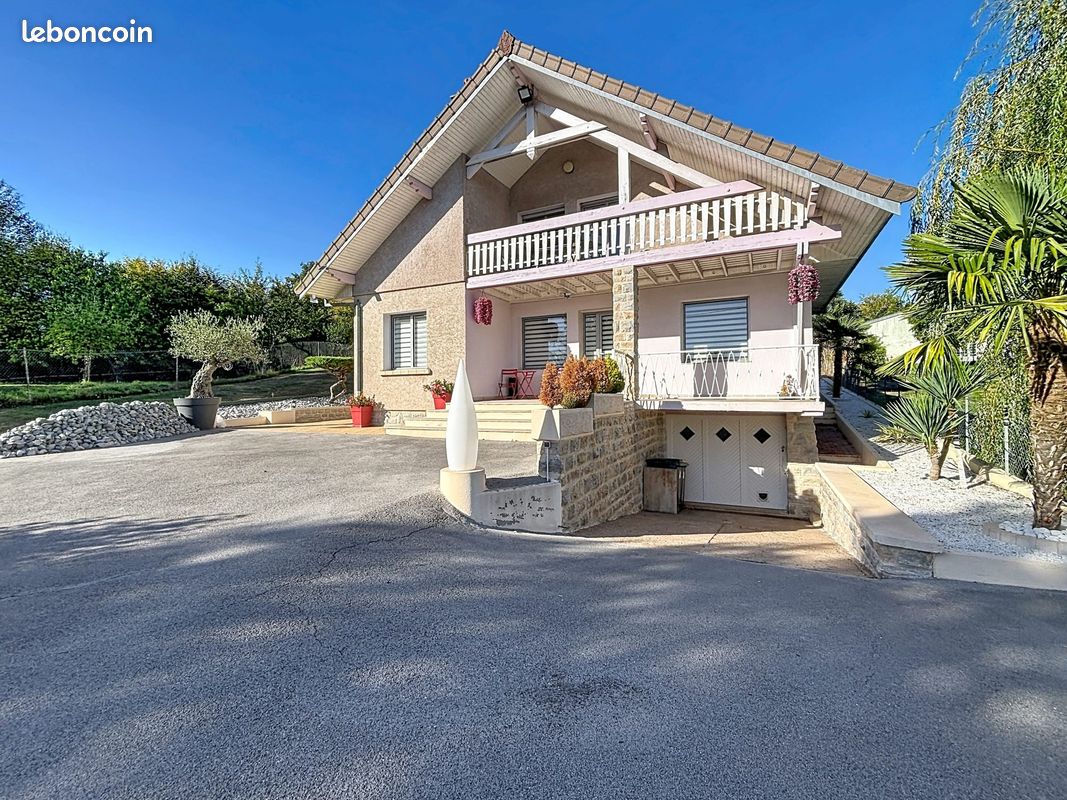 Maison 8 pièces 193 m² · à Boulot · 193 m² · 450 000 €