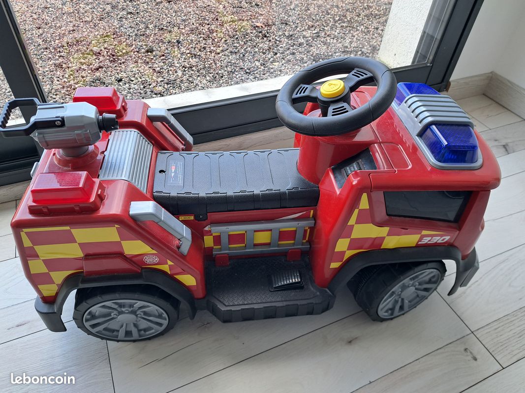 Camion Camion de pompier Camion de pompier Voiture de transport avec pompier Camion Camion de pompier Camion de pompier Voiture de transport avec pompier