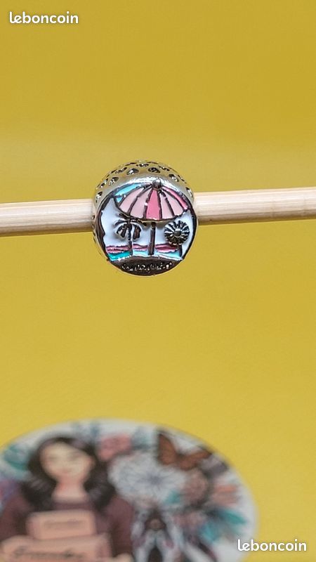 Charm rond vacances (image 1)