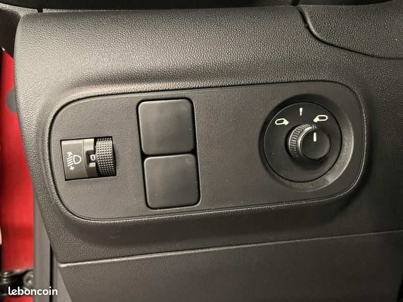 Citroen C3 1.2 PureTech 110ch S&S Feel Pack 120-121g (image 19)
