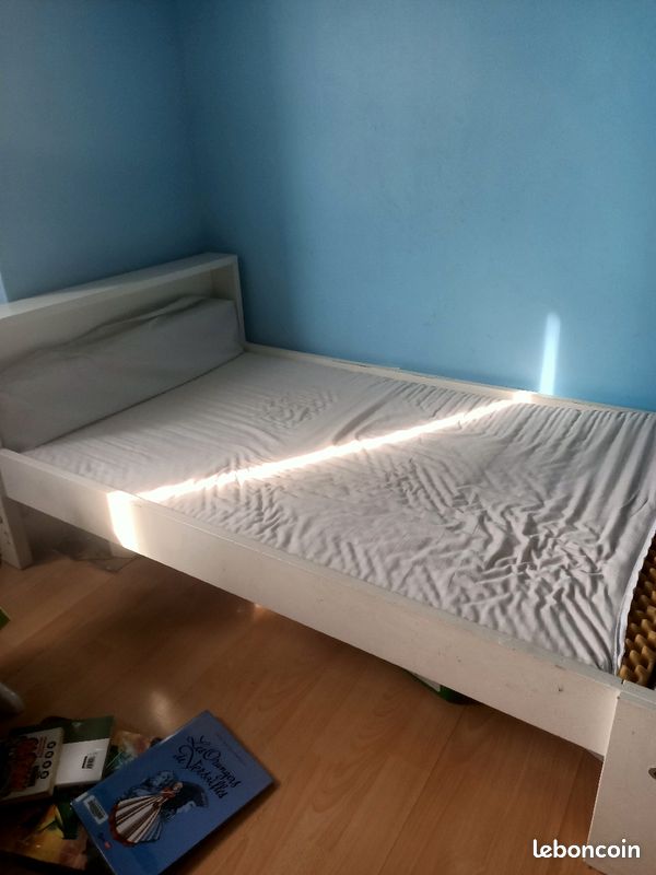 Lit (image 2)
