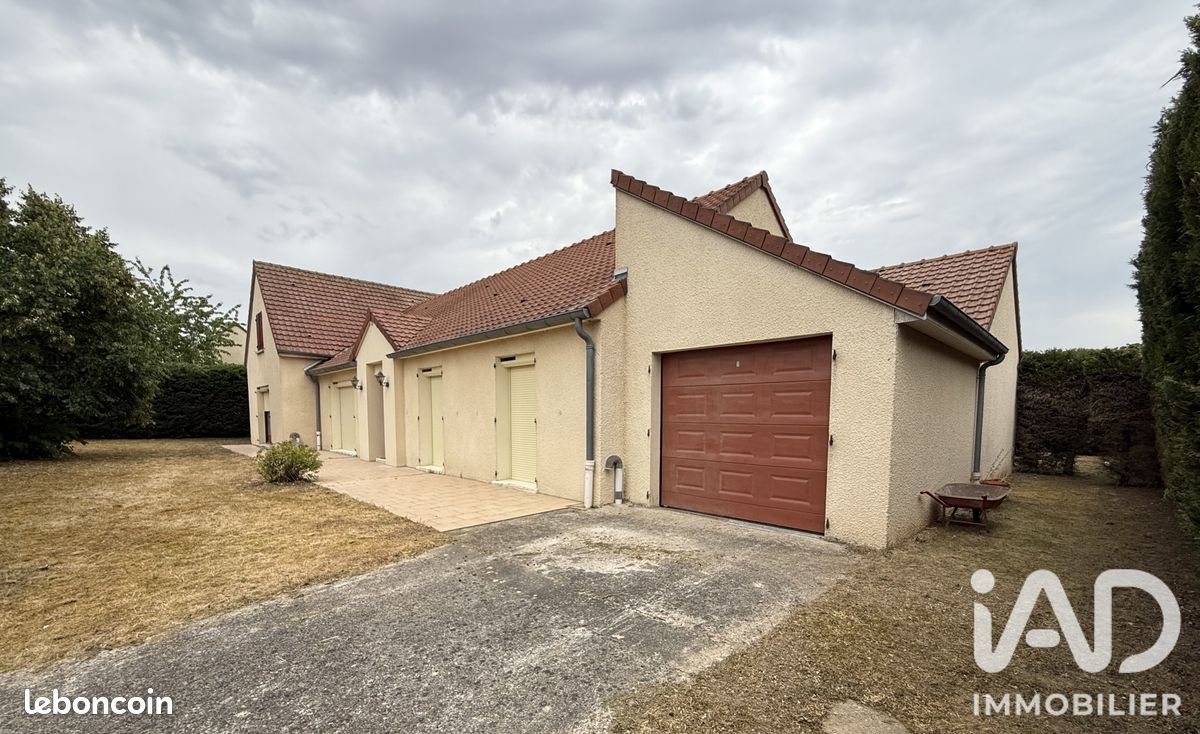 Maison 9 pièces 210 m² · à Maintenon · 210 m² · 339 450 €