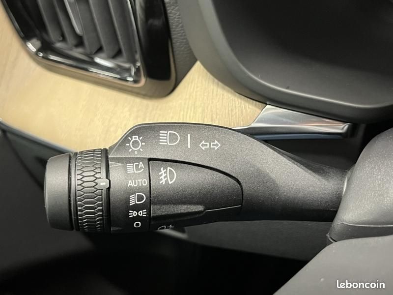 Volvo XC60 T6 Hybride Rechargeable 253 + 145ch Ultra Style Dark Geartronic 8 AWD (image 17)