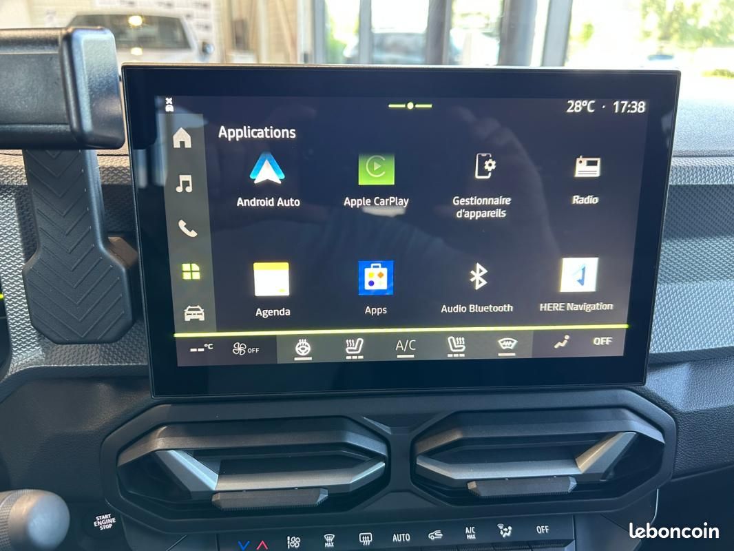 Dacia Duster Hybrid 155 Journey (image 18)
