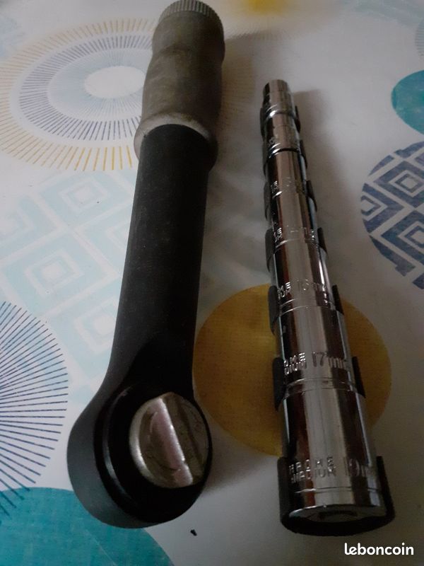 Clé à cliquet CHROME VANADIUM avec douilles multiples 10 -19 mm(pas d envoie possible) (image 1)