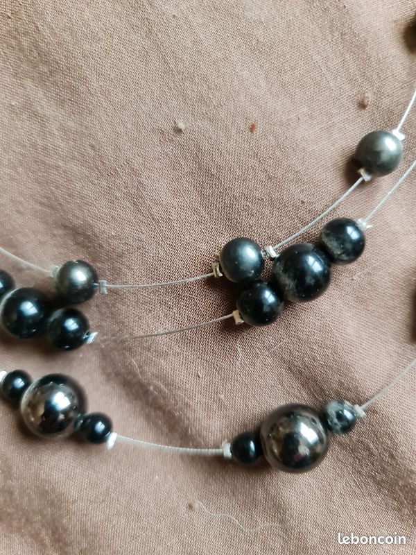 Collier fantaisie 3 rangs billes noires (image 3)