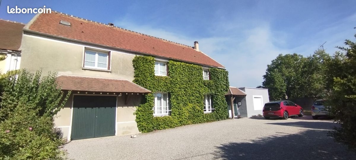 Maison 6 pièces 196 m² · à Clos-Fontaine · 196 m² · 349 000 €