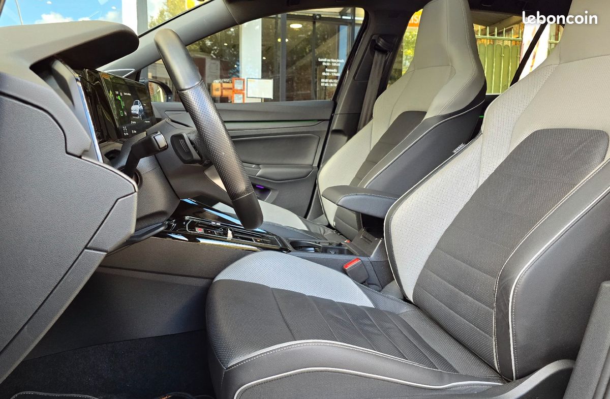 VOLKSWAGEN GOLF 8 GTD - 2.0 TDI 200ch - DSG7 - FULL OPTIONS (Boule d'attelage, Android auto & Apple CarPlay, HUD) (image 5)