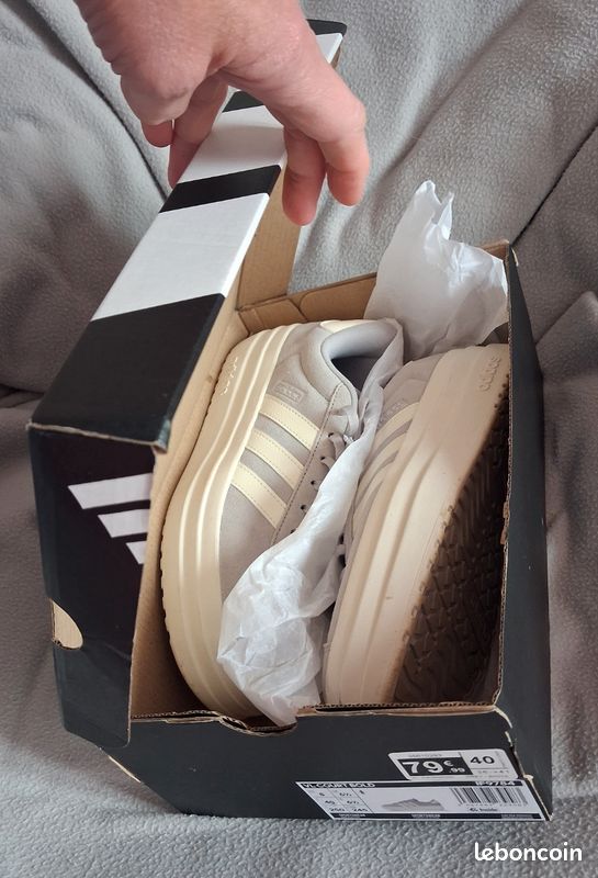 Baskets ADIDAS _ CHAUSSURES ETAT NEUF (image 11)