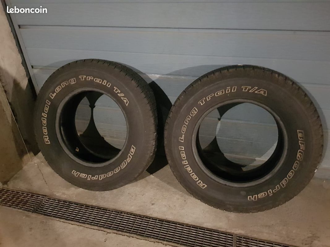 2 pneus BF GOODRICH T/A 225/70R15 (image 1)