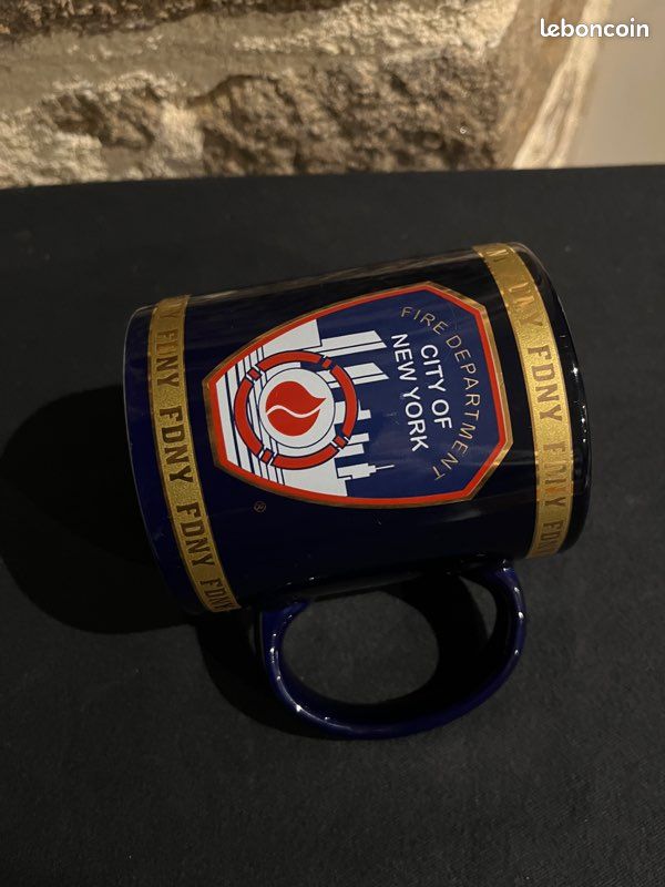 Magnifique mug Anti crime Security inc 2006 (image 3)