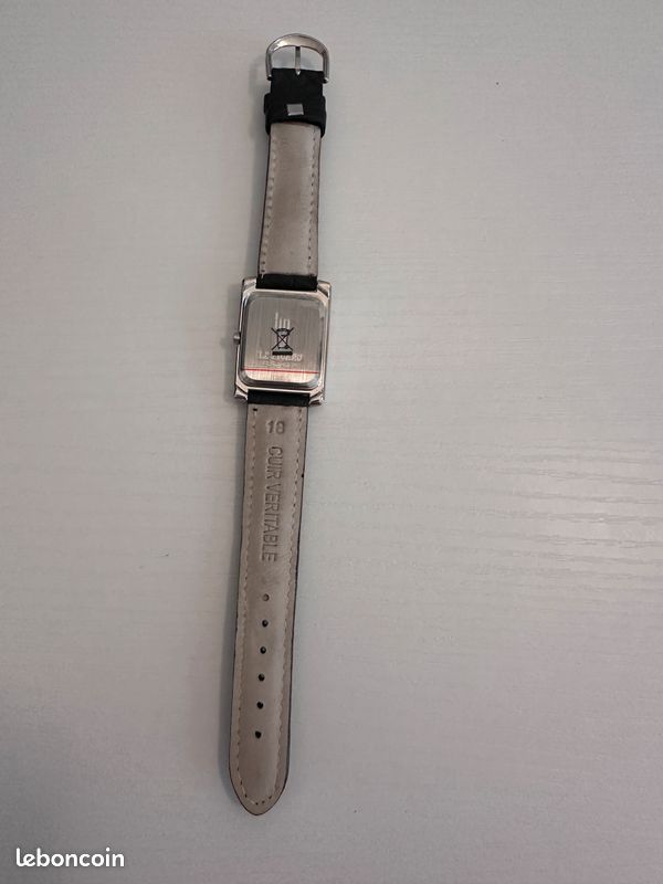 Montre LIP Homme – Rectangulaire Noire 27,5 mm, Cuir Noir Neuf, Pile Neuve (image 5)