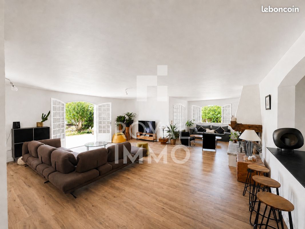 Maison 6 pièces 270 m² · à Valréas · 270 m² · 795 000 €