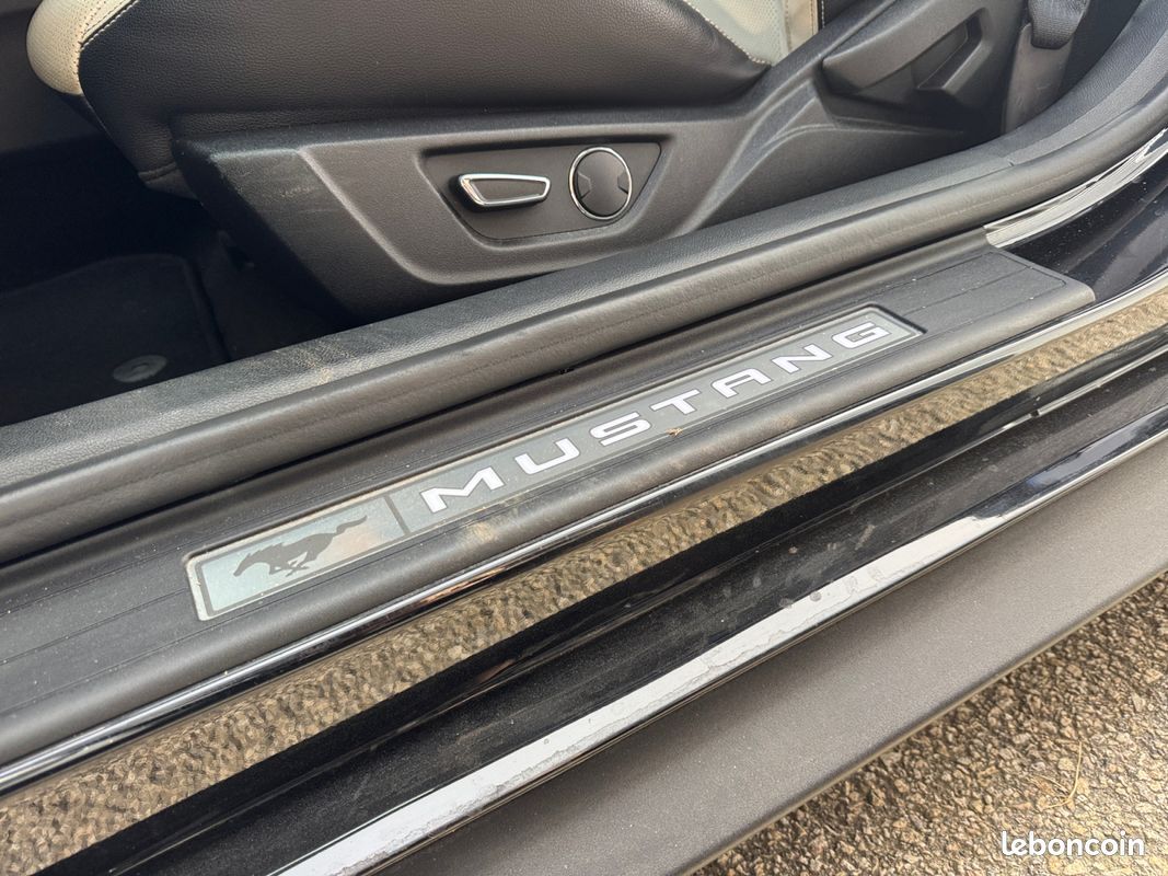 FORD MUSTANG CONVERTIBLE V8 5.0 421 GT BVA Garantie 12 Mois (image 26)