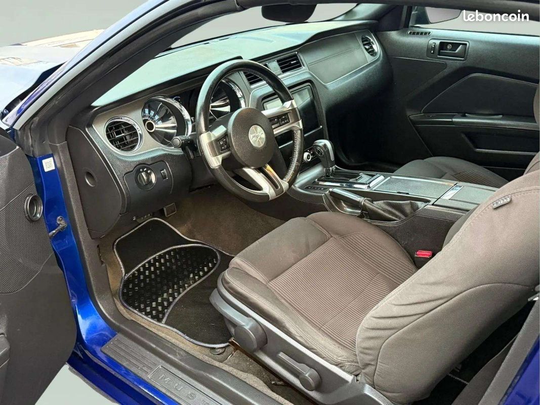 FORD Mustang Cabriolet 3.7 V6 * Boîte Automatique * Xénon * Caméra * GPS * Jantes Noires * Bleu Métallisé (image 7)