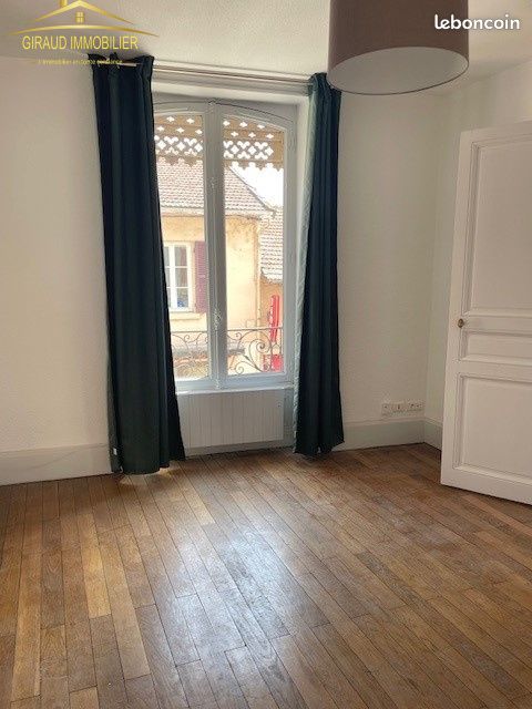 Appartement 1 pièce 30 m² · à Charlieu · 30 m² · 325 €/mois