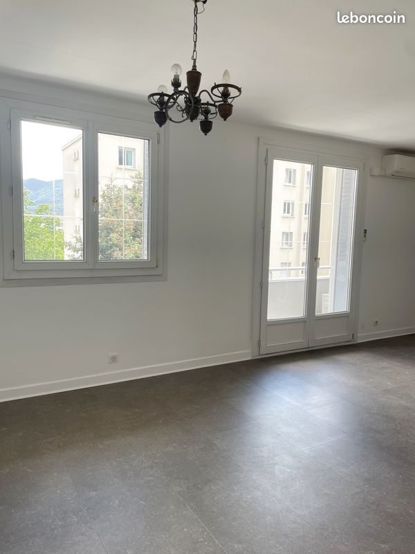 Appartement 4 pièces 63 m² · à Meylan · 63 m² · 869 €