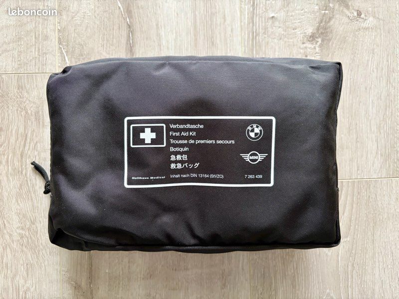 trousse de secours légère pour voyages scolaires