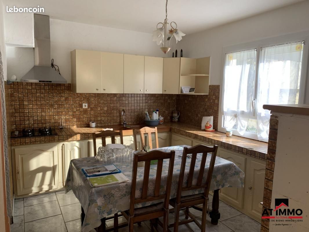 Maison 6 pièces 126 m² - Voeuil-et-Giget 16400 (image principale 5)