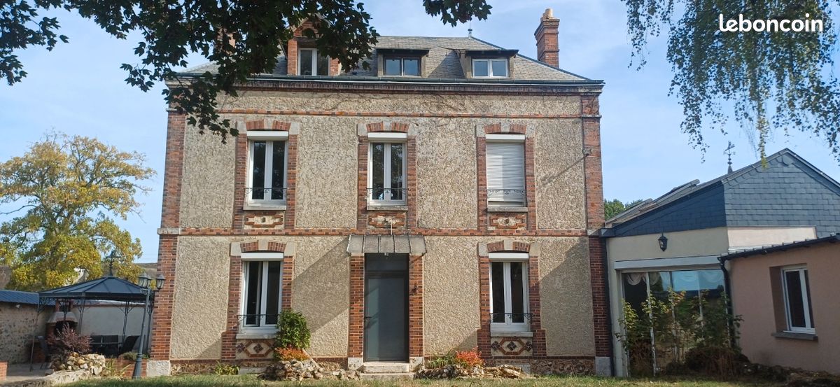 Maison 8 pièces 220 m² · à Bailleau-Armenonville · 220 m² · 299 000 €