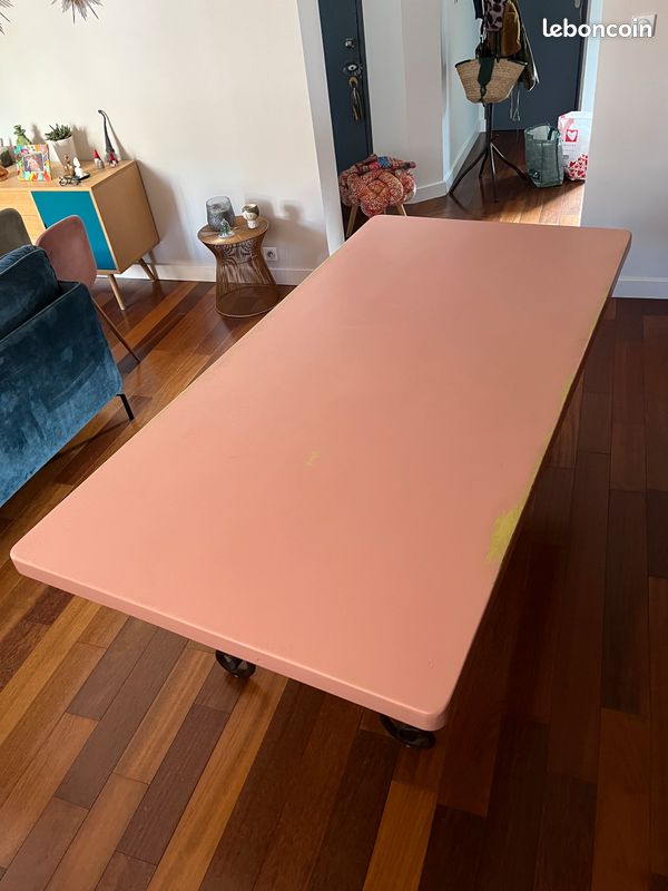Table à manger en bois peint et pied en fer forgé (image 3)