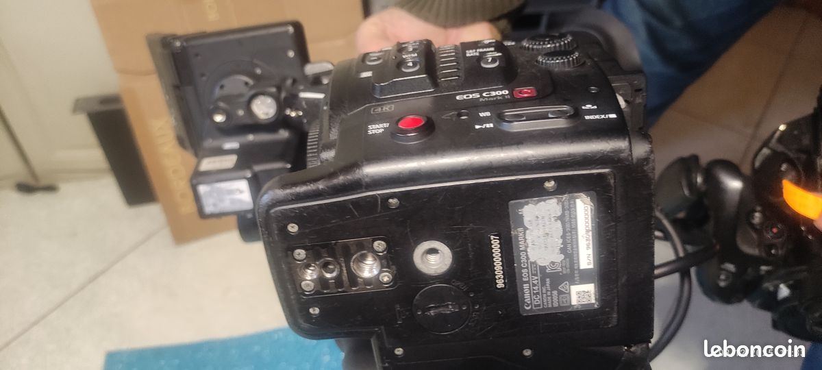 Canon EOS C300 Mark II Avec DAF - Caméra Pro Occasion Bon état
