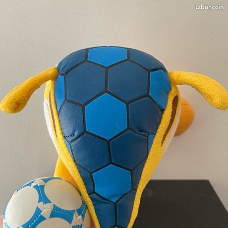 Figurine Mascotte Fuleco – Coupe Du Monde FIFA 2014 (Brésil) – Main Abîmée