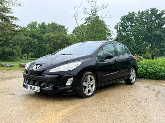 Peugeot 308 1.6 HDi 110ch FAP BVMP6 BLUE LION Navteq (image 1)