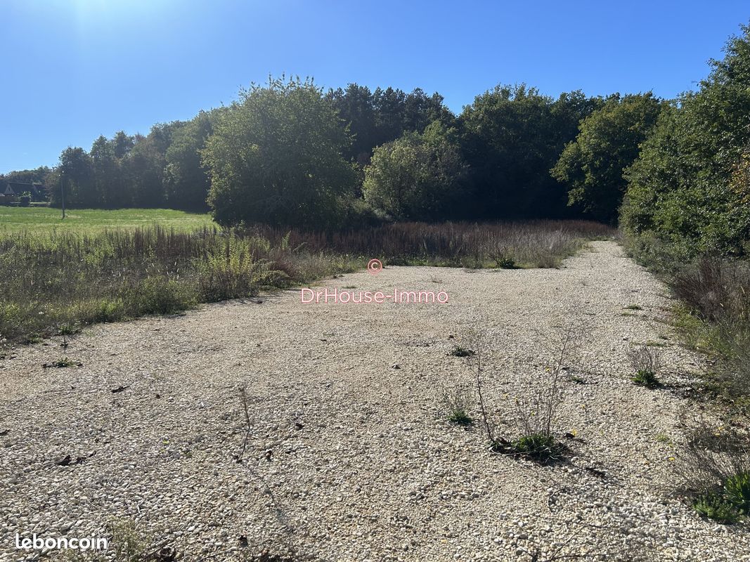 Terrain 3427 m² · à Carsac-Aillac · 3 427 m² · 49 000 €