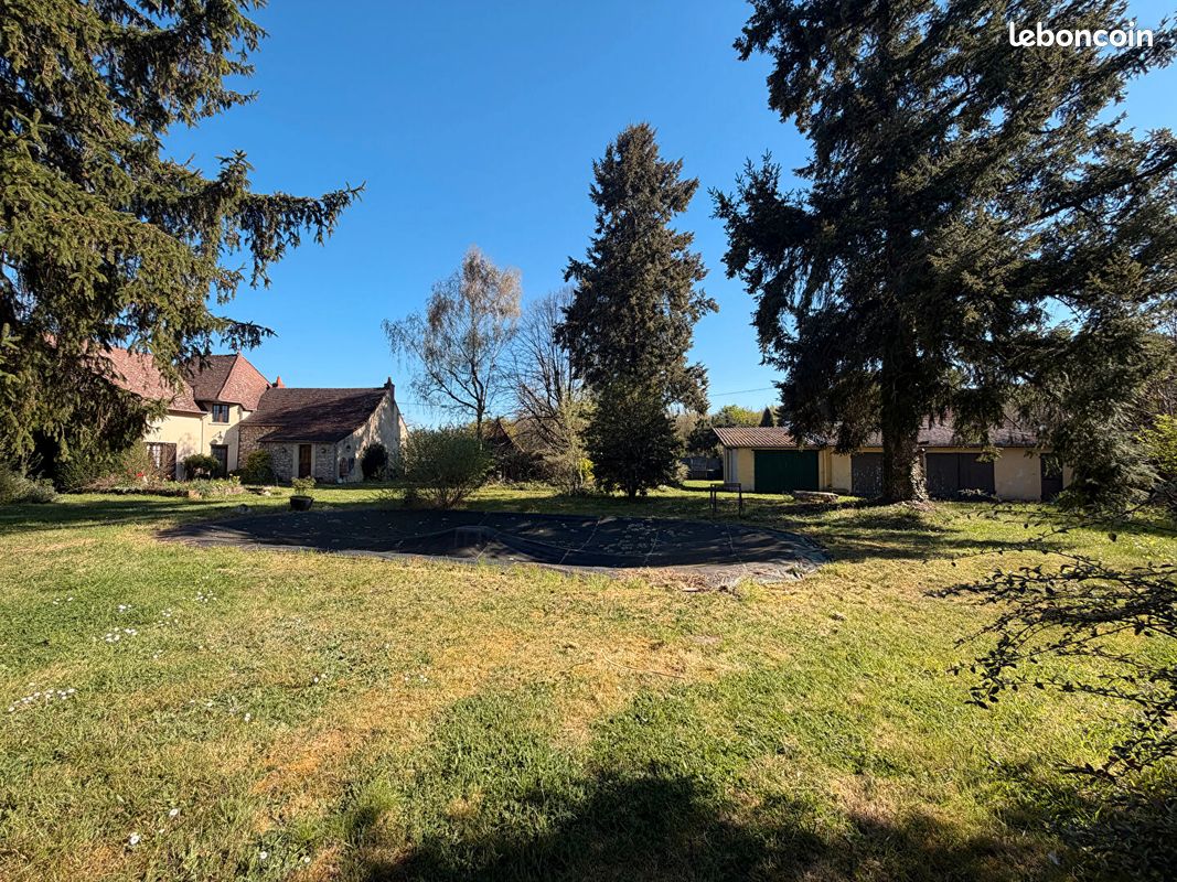 Maison 6 pièces 209 m² · à Montvicq · 209 m² · 184 500 €