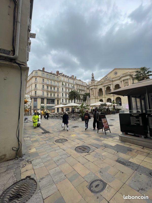 Local commercial 10 pièces 250 m² · à Toulon · 250 m² · 370 000 €