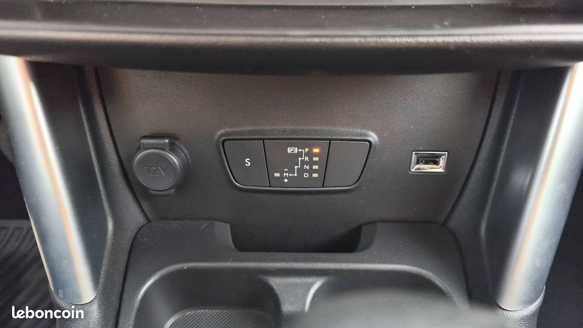 Citroën C3 Aircross 1.2 PureTech 110 EAT6 Shine (image 28)