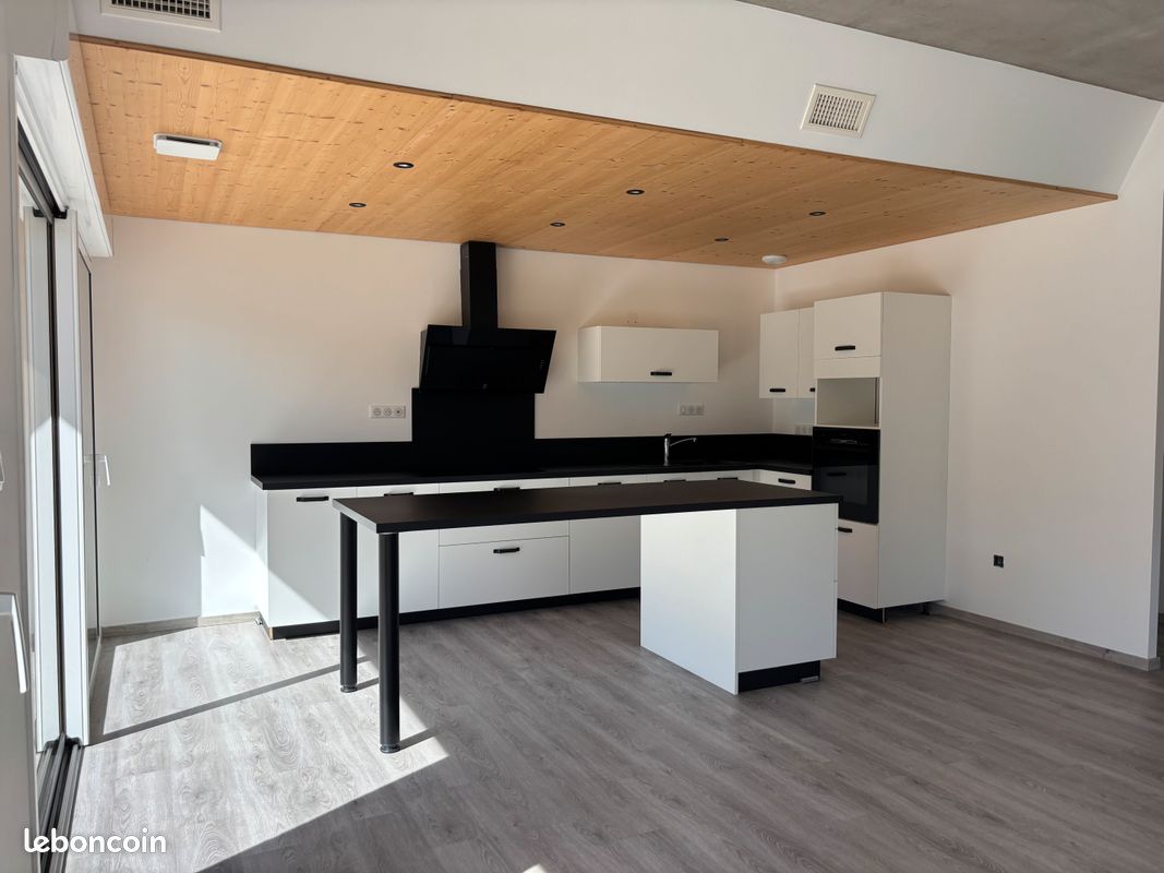 Appartement 3 pièces 84 m² · à Laissac-Sévérac l'Église · 84 m² · 800 €/mois