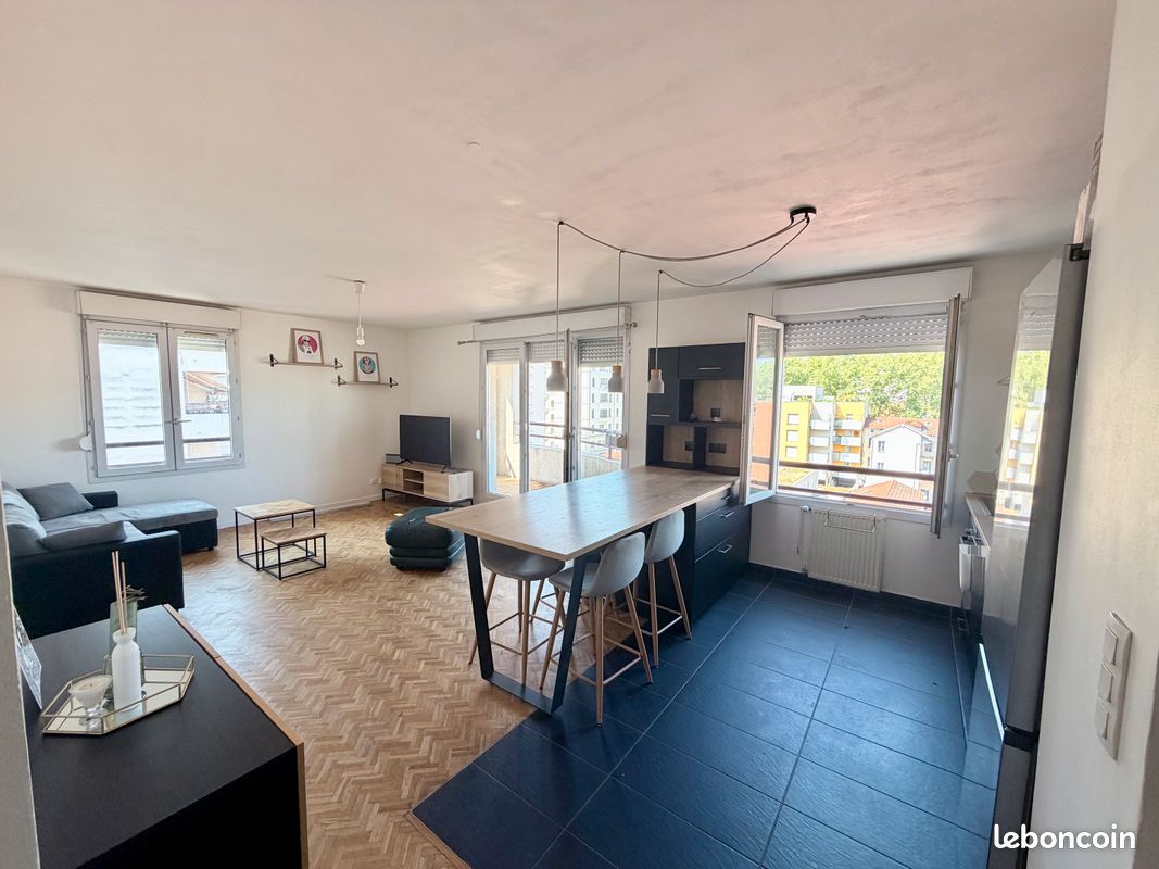 Parking 3 pièces 63 m² · à Lyon · 63 m² · 1 390 €