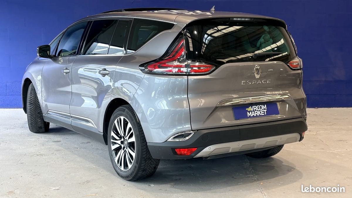 Renault Espace 2.0 dCi 200ch Initiale Paris - 7 places - Toit ouvrant - Sièges chauffants ventilés massants - Apple CarPlay - Régulateur adaptatif - Caméra de recul (image 3)