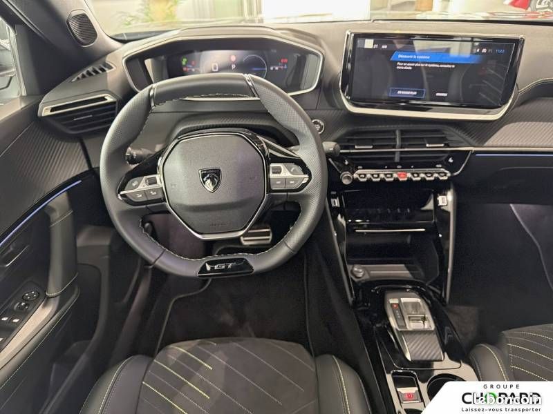 Peugeot 2008 Hybrid 145 e-DCS6 GT Exclusive (image 2)