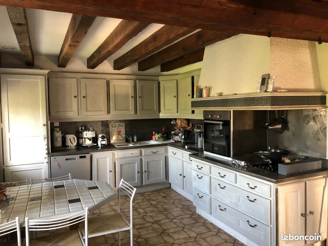 Appartement 6 pièces 158 m² · à Asnières-lès-Dijon · 158 m² · 1 000 €/mois