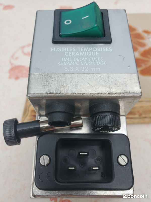 Bloc prise secteur C19 filtré avec Inter & Voyant +2 Portes Fusibles 6.3x32mm 250v/16A max (image 3)