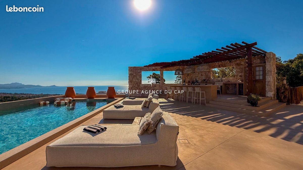 Maison 7 pièces 450 m² · à Roquebrune-sur-Argens · 450 m² · 4 900 000 €