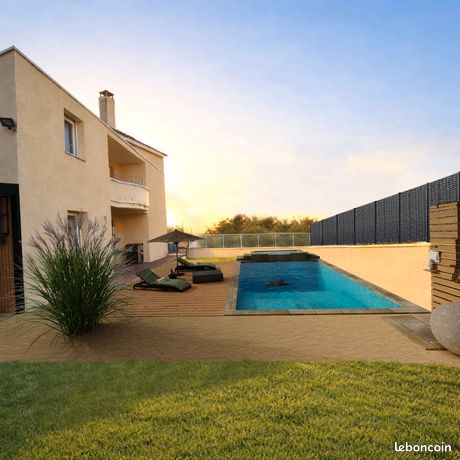 Maison 7 pièces 221 m² — 1