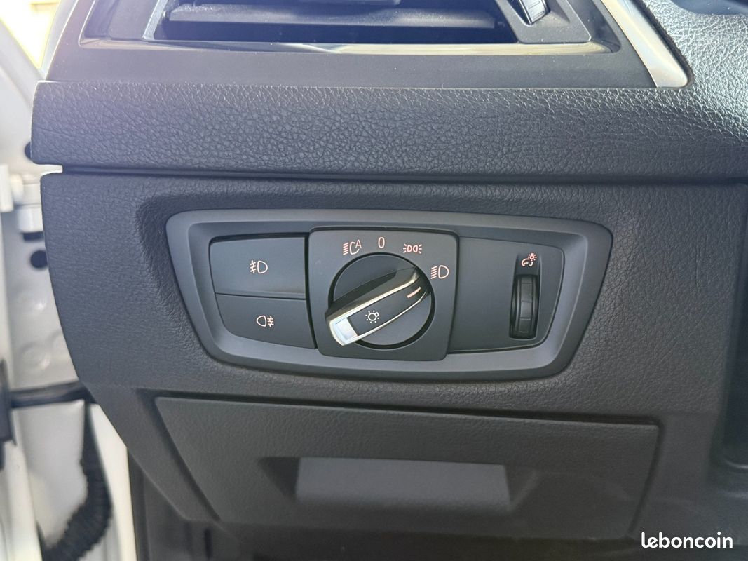 BMW SERIE 1 F20 LCI2 114d 95 CV Business Design + RADAR AV/AR + CLIM AUTO (image 17)