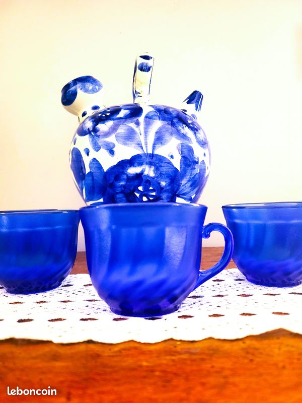 Service 6 tasses bleu cobalt Villeroy Boch - Arts de la table