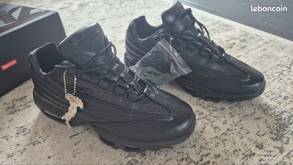 Nike Air Max 95 Lux Supreme Triple Noir - Chaussures
