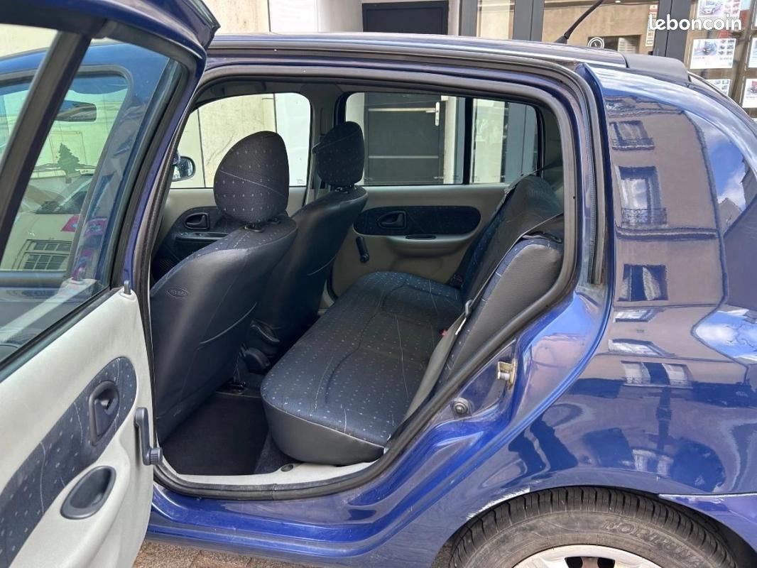 Renault Clio 1.2 60 AUTHENTIQUE (image 24)