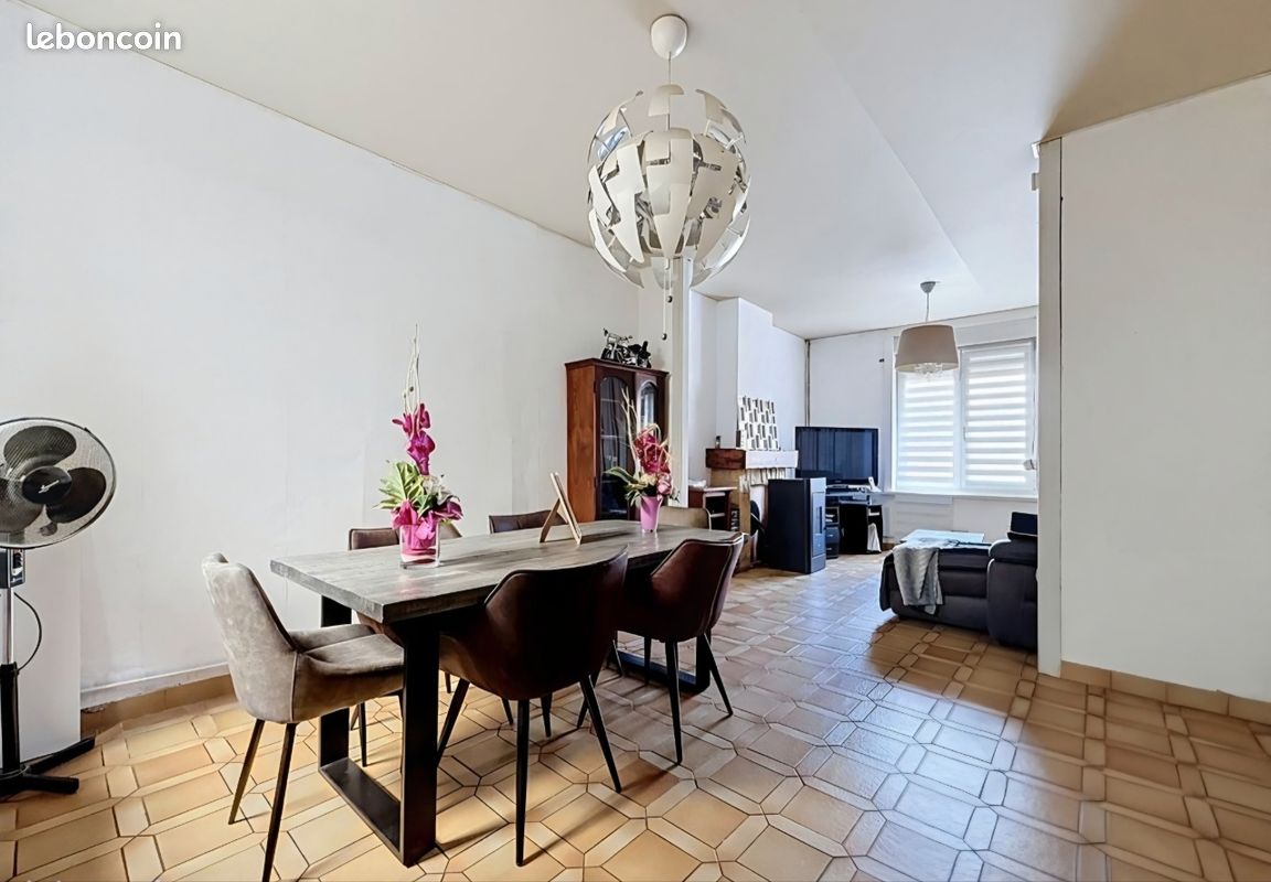 Maison 4 pièces 84 m² · à Wattrelos · 84 m² · 100 000 €