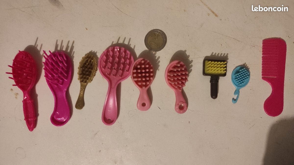 Lot de Brosse cheveux barbies (image 1)