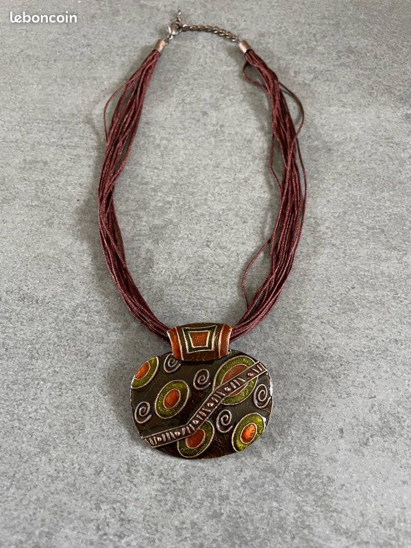 Collier en métal 49cm (image 1)